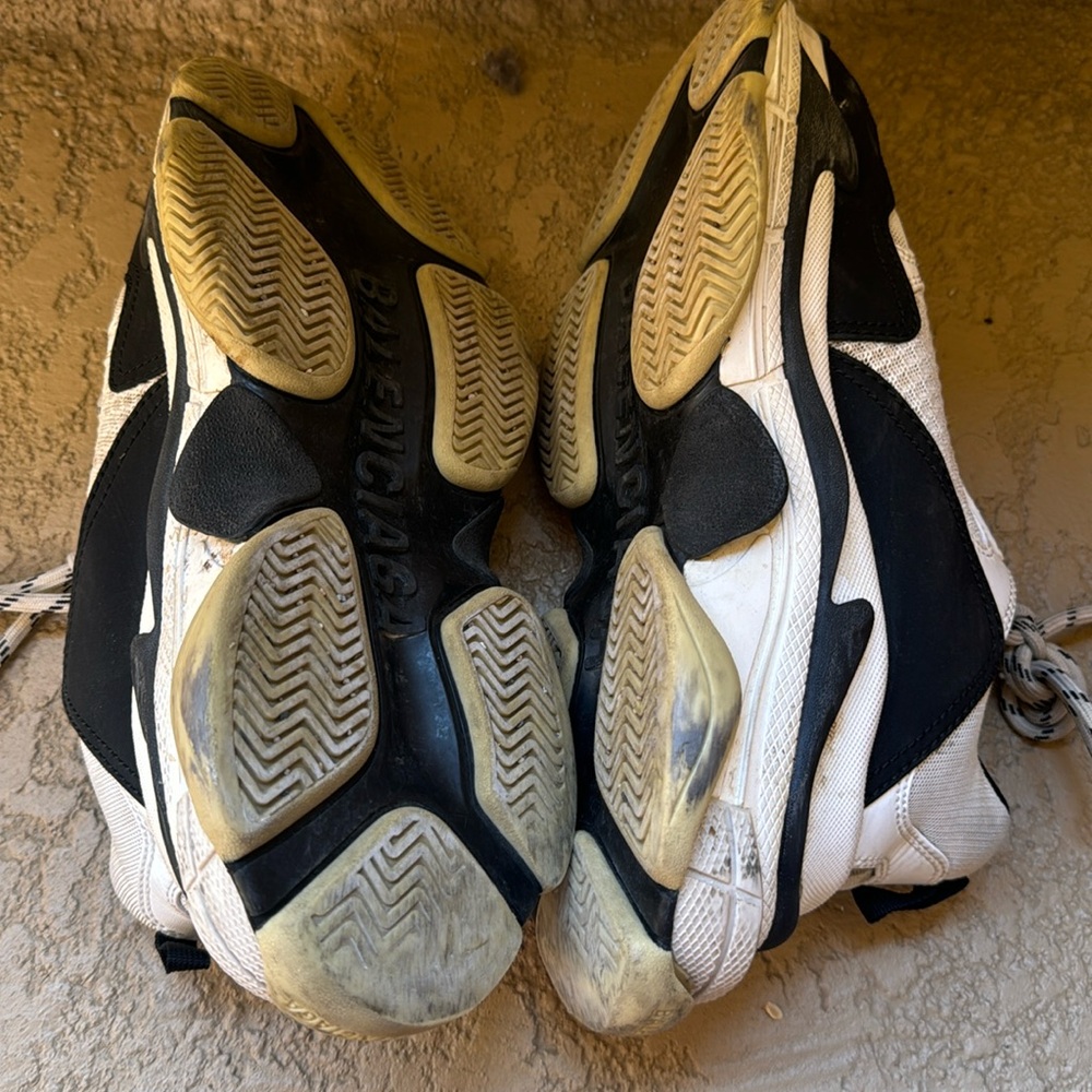 Balenciaga Triple S White Black - Picture 7 of 10